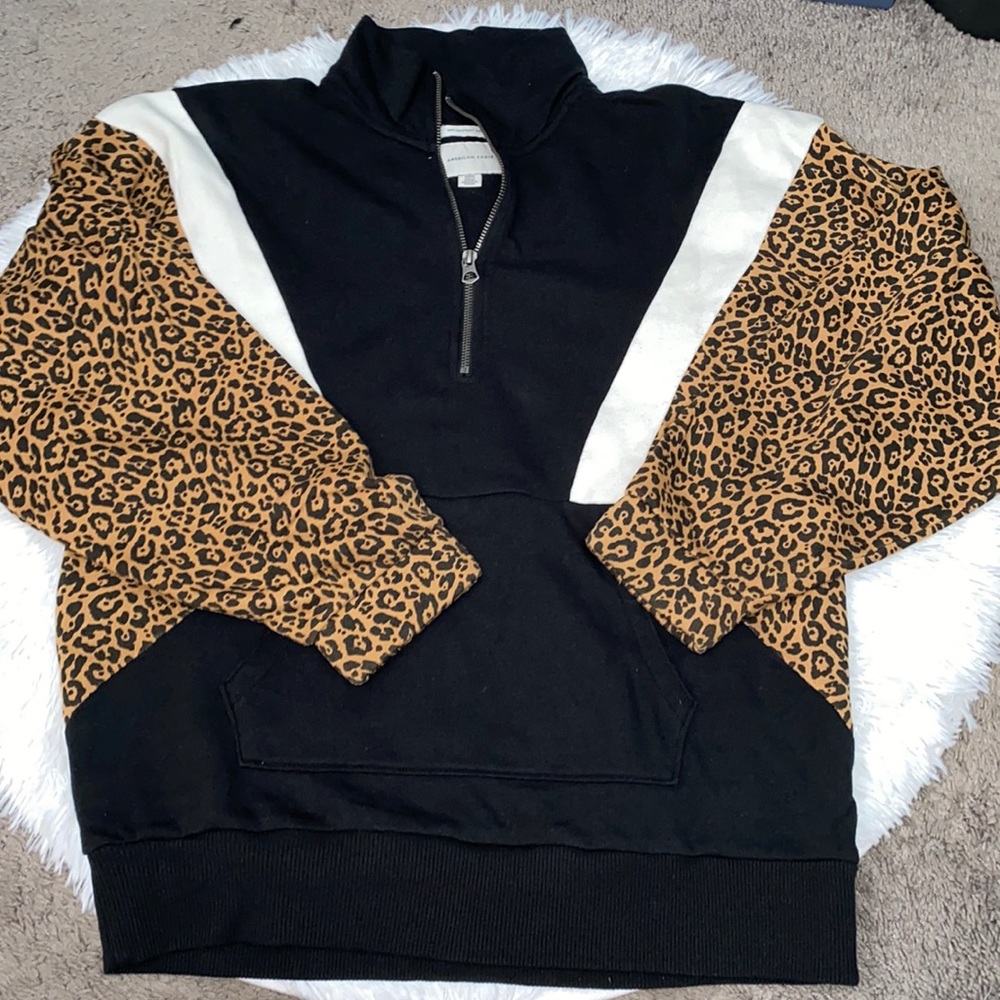✨AE Half Zip Leopard Sweatshirt
